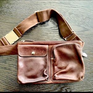 Roots brown leather pouch